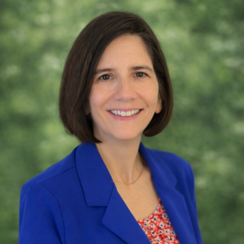 Jennifer Lee Headshot - version 2.0.png